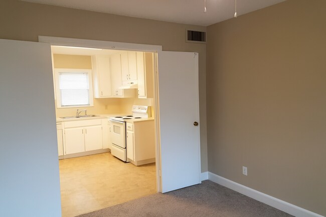 Building Photo - 110 E 30th St