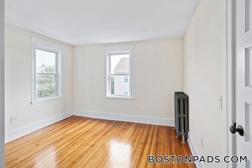 Building Photo - 57 Yale St
