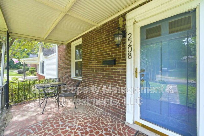 Building Photo - 2208 Wilmore Dr