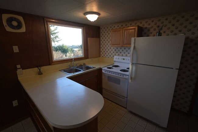 Building Photo - 2 bed 1 bath in a country setting