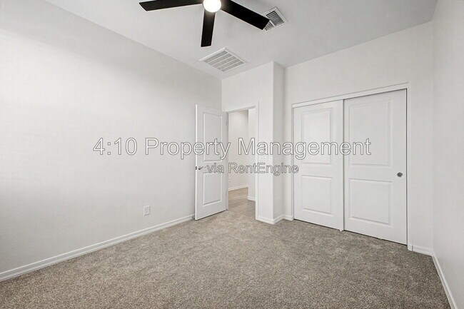 Building Photo - 4433 E Rock Daisy Ln