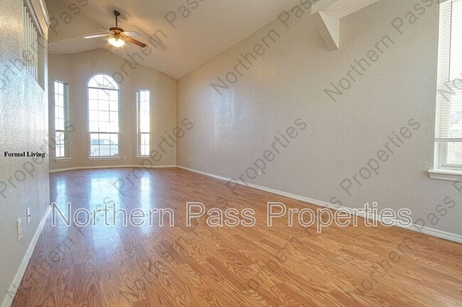 Building Photo - 13740 Paseo Alegre Ave