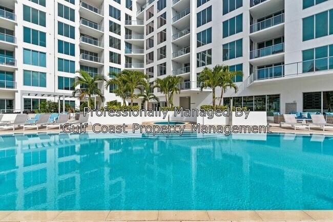 Building Photo - 111 S Pineapple Ave