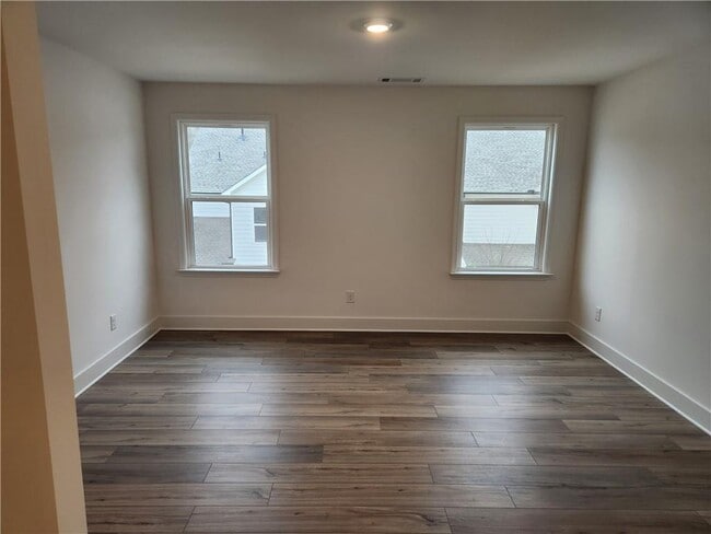 Building Photo - 301 Fraley Dr