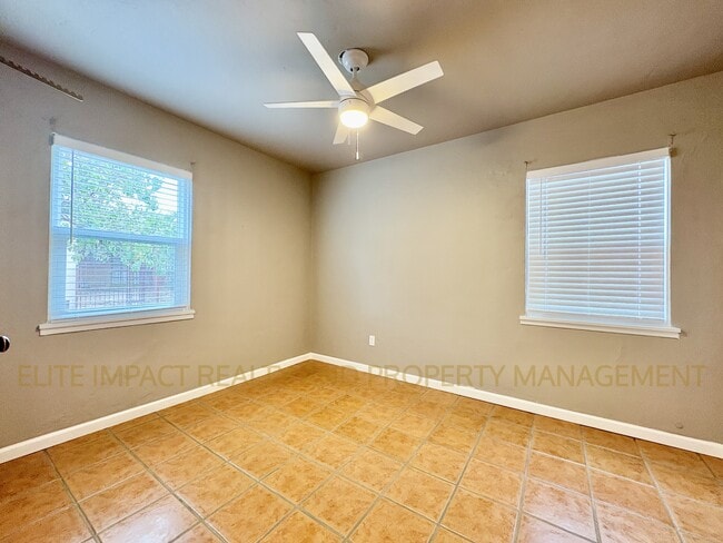 Building Photo - 1723 N Desmond Ln