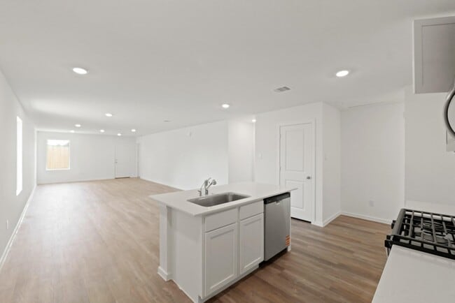 Building Photo - 14316 Leafy Willow Dr