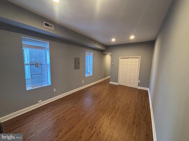 Building Photo - 3145 W Diamond St