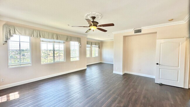 Building Photo - Stunning Two-Story Estate Home in the Gated and Lovely Champagne Crest Community of Fallbrook!