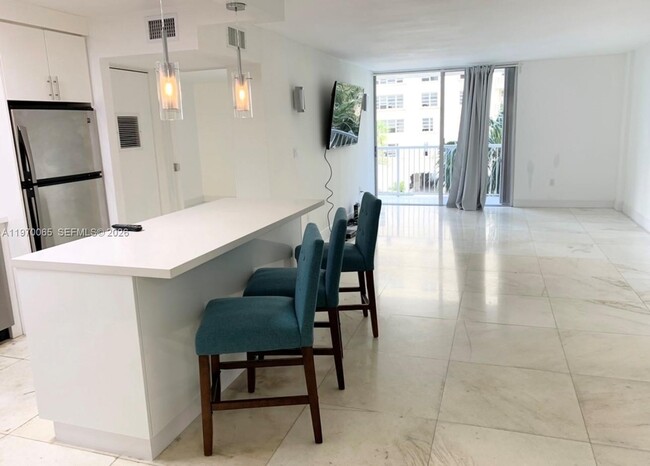 Building Photo - 150 SE 25th Rd