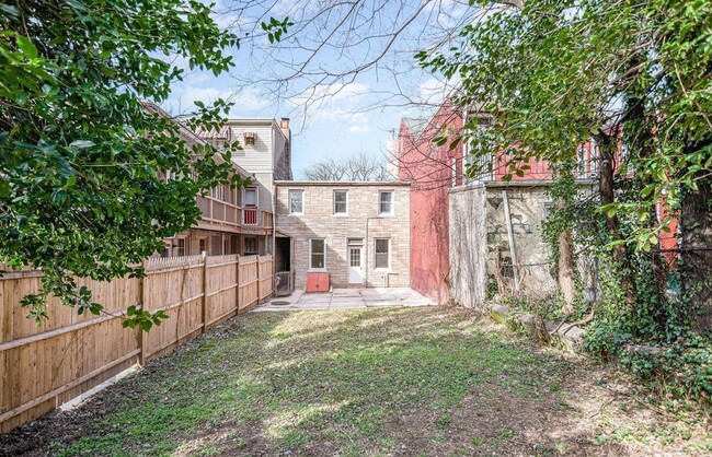 Building Photo - Newly  remodeled Historic Area Property