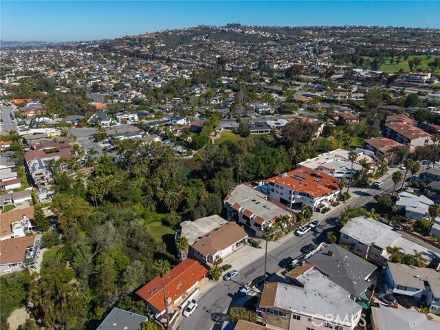 Building Photo - 214 Avenida Montalvo