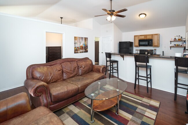 Building Photo - A slice of the Texas Hill Country - 1 Bedroom, 1 Bathroom with large back deck!