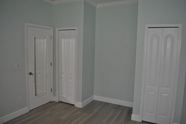 Building Photo - 128 Centennial Park Dr