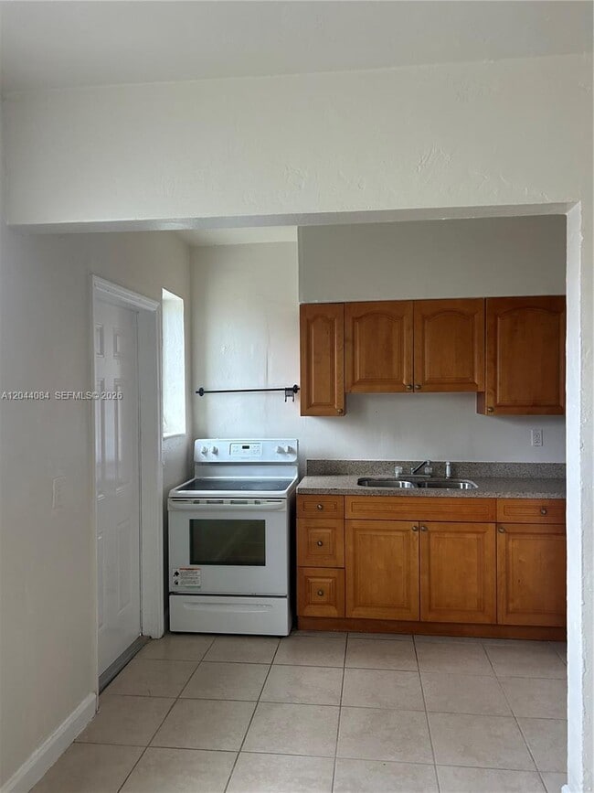 Building Photo - 730 83rd St