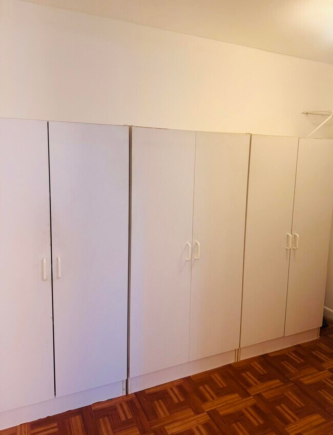 Building Photo - 3178 Via Poinciana