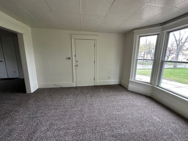 Building Photo - 937 S Jackson St