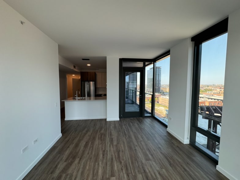 Building Photo - 144 N Aberdeen St