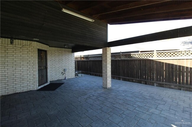 Building Photo - 2112 N J St