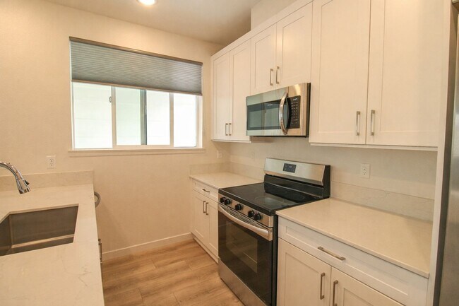 Building Photo - Modern 3-Bedroom, 2-Bathroom Apartment on Murray in San Luis Obispo