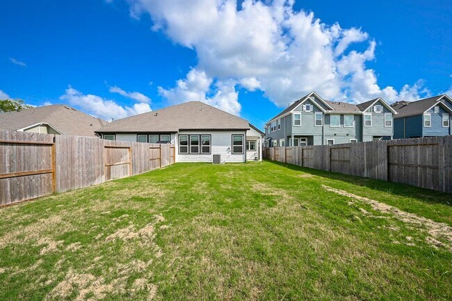 Building Photo - 1535 Cathedral Bend Drive