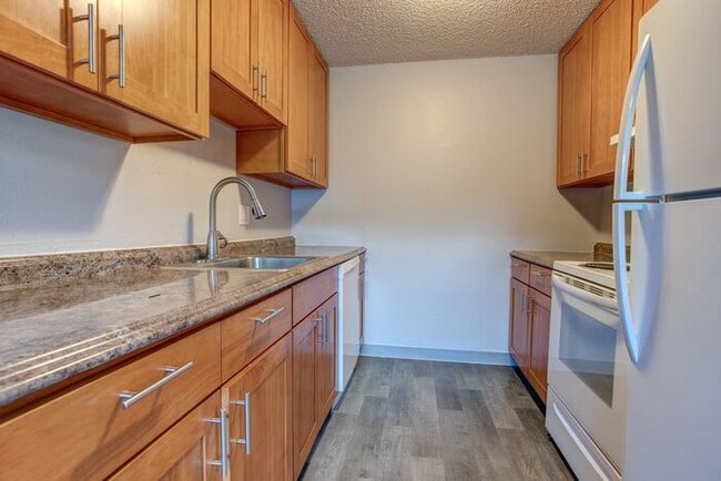 Building Photo - Limited-Time Spring Leasing Deal! GET 1-MO...