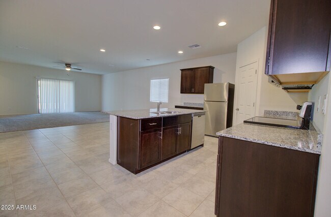 Building Photo - 43833 Yucca Ln