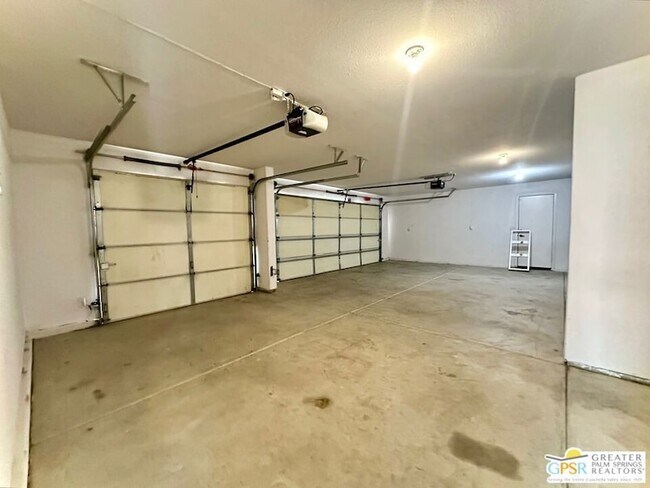 Building Photo - 51220 Avenida Velasco