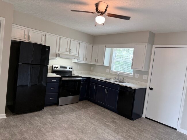 Building Photo - 1014 Bridle Ct
