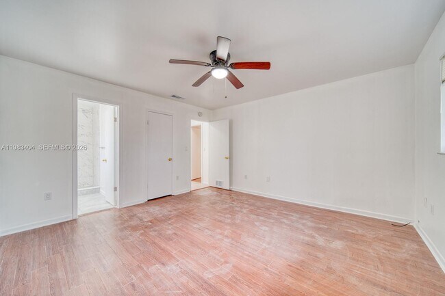 Building Photo - 300 NE 143rd St