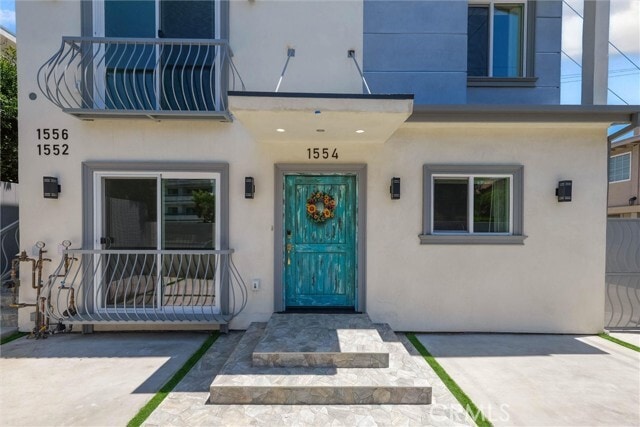 Building Photo - 1556 S Bundy Dr