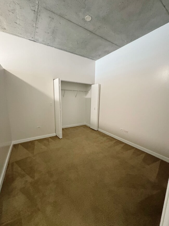 Building Photo - 1720 S Michigan Ave