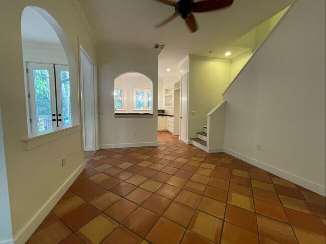 Building Photo - Davis Islands Spanish Med 3 Bed 2.5 Bath 1 car garage with Spool