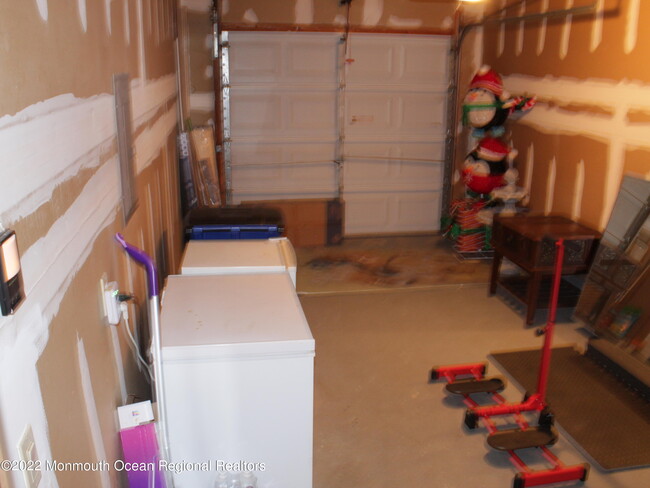 Building Photo - 5002 Trotters Way