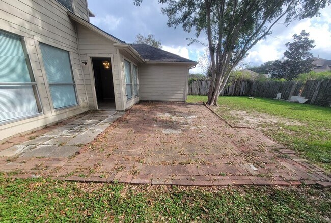 Building Photo - 18315 Willow Moss Dr