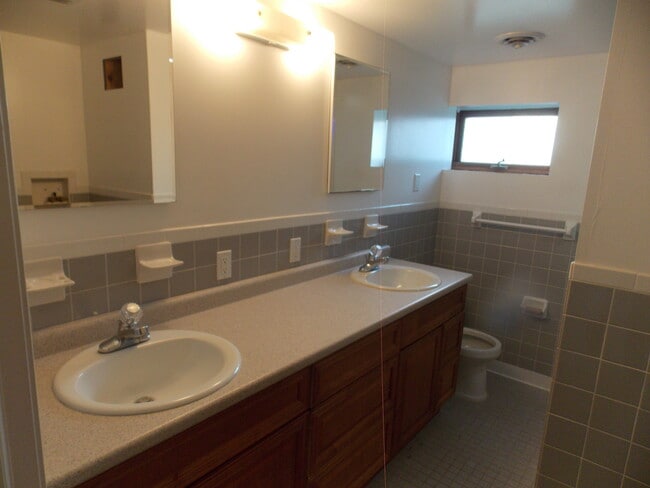 Building Photo - 8795 Main St