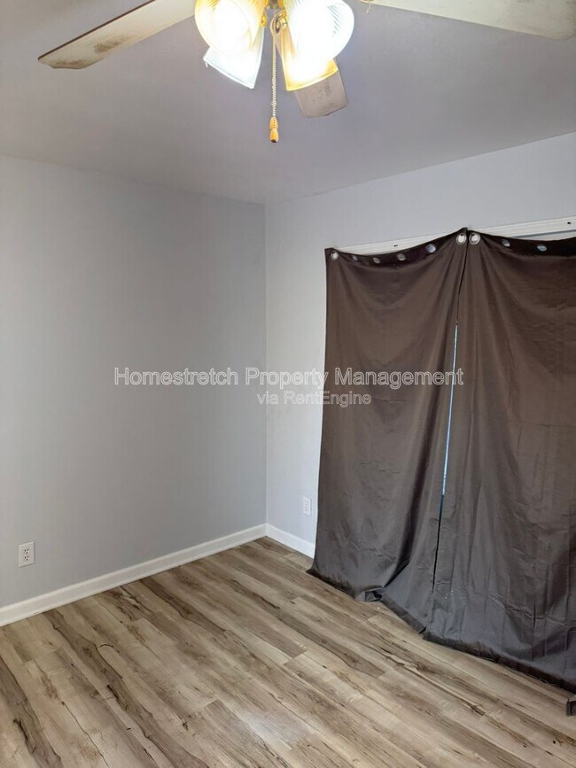 Building Photo - 850 St Bartholomew Dr