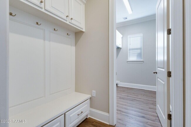 Building Photo - 315 San Marcos Dr