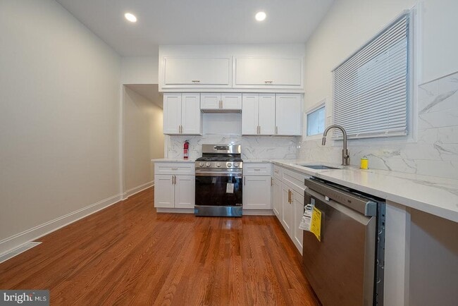 Building Photo - 168 Kalos St