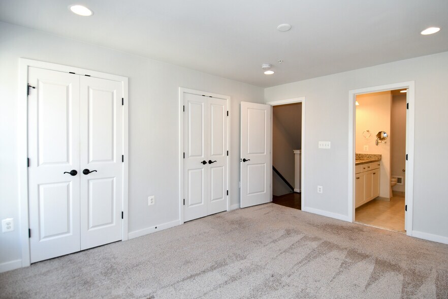 Building Photo - 2421 Auden Dr