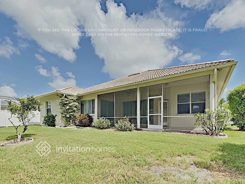 Building Photo - 3718 72nd Terrace E
