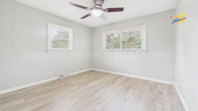 Building Photo - 6040 Hartford Dr