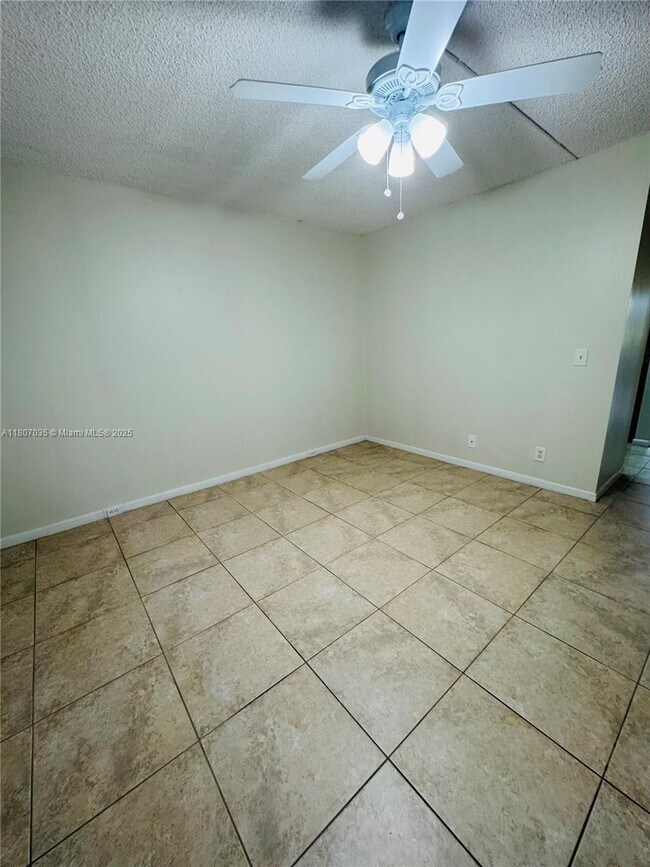 Building Photo - 13250 SW 4th Ct