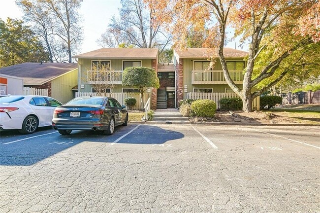 Building Photo - 742 Brentwood Pl