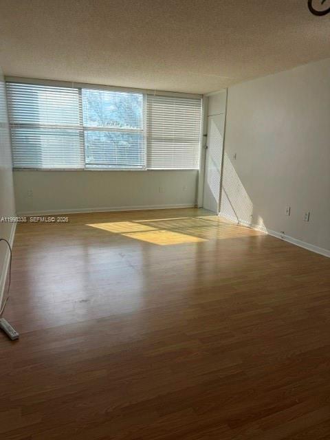 Building Photo - 1300 NE Miami Gardens Dr