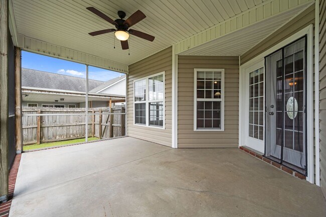 Building Photo - 115 Ravenscroft Way