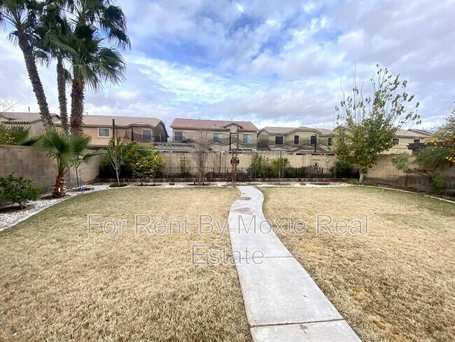 Building Photo - 44342 Yucca Ln