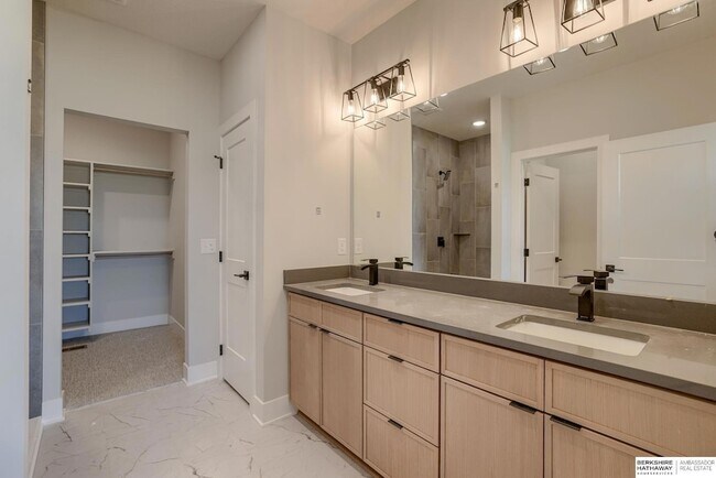 Building Photo - 21144 Jessie Ave