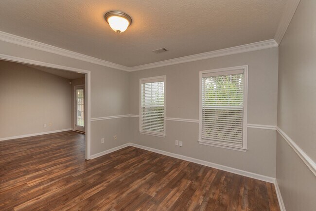 Building Photo - $1,525- 2 Bed/2 Bath house for rent in West Augusta, Total Electric!