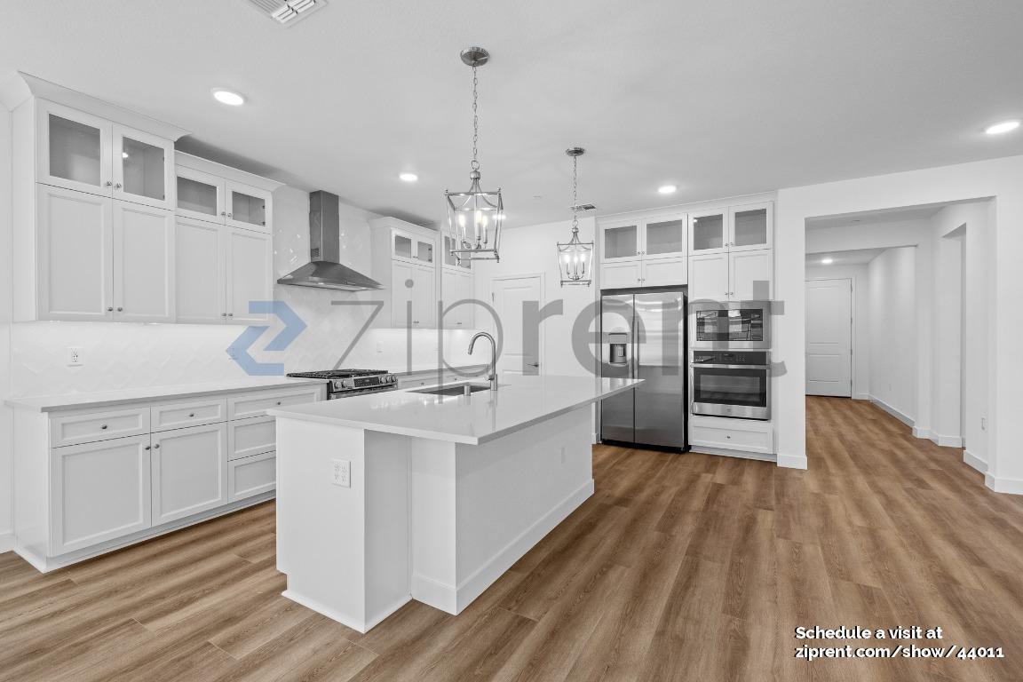 Building Photo - 331 Monastery Dr