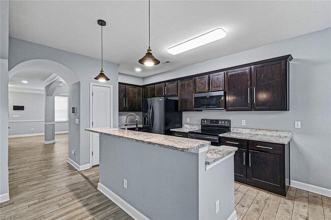 Building Photo - 1433 E Pembroke Ave